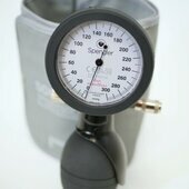 Lian Dessillons Spengler blood pressure monitor with Soft Cuff cuff